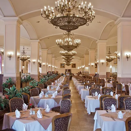 Kremlin Palace Θέρετρο 5*